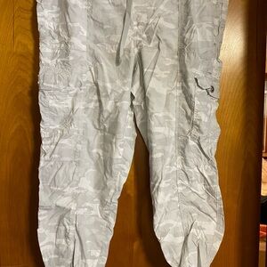 DKNY SPORT WOMENS XL WHITE Gray Camo Cargo Pants